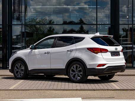 2017 Hyundai Santa Fe III Рестайлинг, белый, 1755000 рублей, вид 4