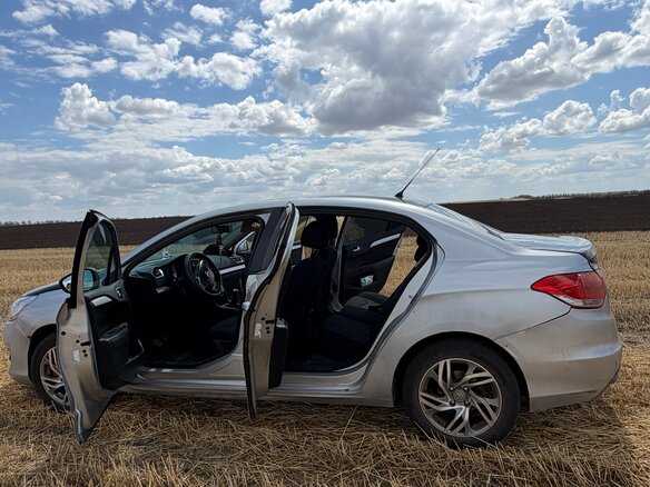 2015 Citroen C4 II, серебристый, 599999 рублей - вид 2