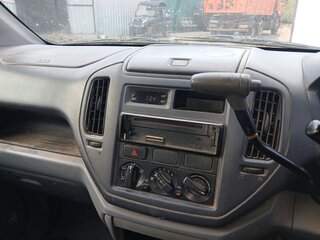 2002 Mitsubishi Dingo I Рестайлинг, серебристый, 270000 рублей, вид 4