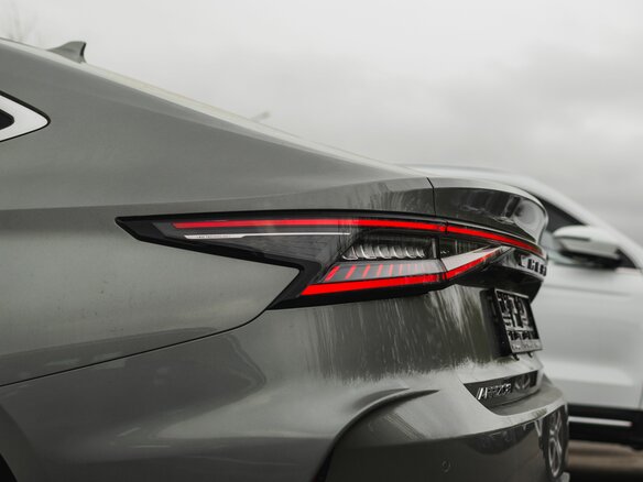 2025 Chery Arrizo 8, серебристый, 2836350 рублей - вид 9