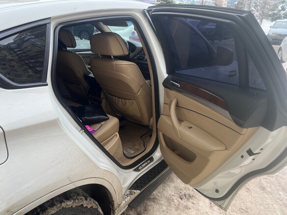 2011 BMW X6 35i 8-speed I (E71), белый - вид 16