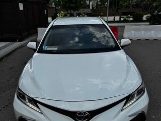 2021 Toyota Camry VIII (XV70) Рестайлинг, белый, 2250000 рублей, вид 3