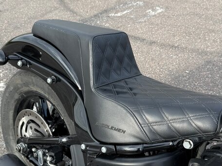 2021 Harley-Davidson Street Bob, чёрный, 990000 рублей, вид 3