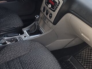 2009 Ford Focus II Рестайлинг, серебристый, 715000 рублей, вид 5