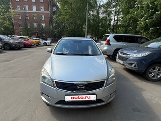 2010 Kia Ceed I Рестайлинг, серебристый, 650000 рублей, вид 1