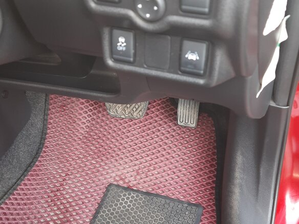 2017 Nissan Note e-Power II Рестайлинг, красный, 1250000 рублей - вид 16
