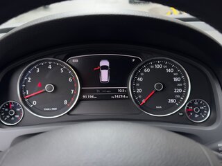 2014 Volkswagen Touareg II, чёрный, 2500000 рублей, вид 3