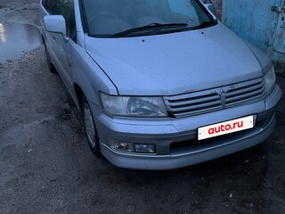 2001 Mitsubishi Chariot Grandis III, серебристый, 225000 рублей, вид 3