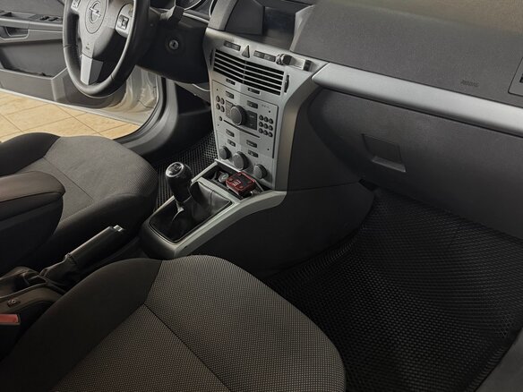 2011 Opel Astra H Рестайлинг, серебристый, 680000 рублей - вид 13