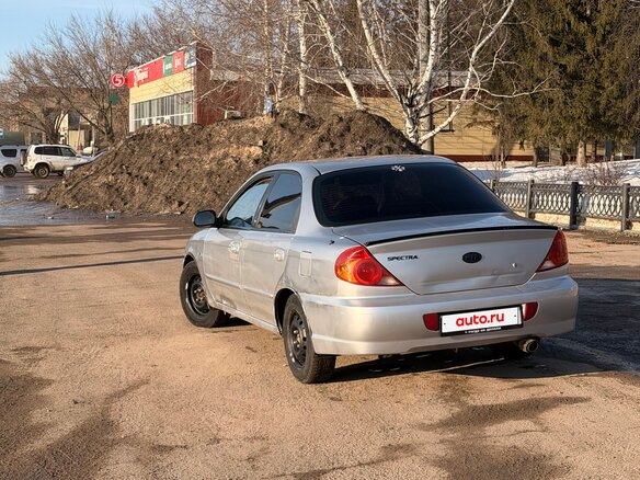 2006 Kia Spectra I Рестайлинг 2, серебристый, 210000 рублей - вид 4
