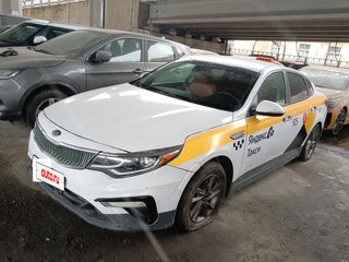 2019 Kia Optima IV Рестайлинг, белый, 850000 рублей, вид 3