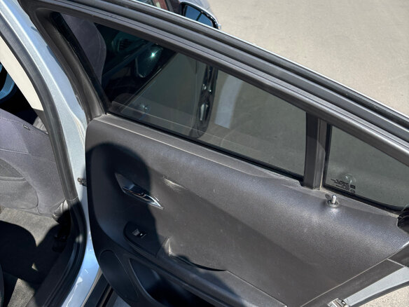 2011 Chevrolet Volt I, серый, 785000 рублей - вид 15