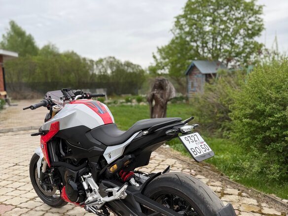 2021 BMW F 900 R, серый, 950000 рублей - вид 7
