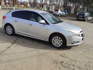 2012 Chevrolet Cruze I, серебристый, 750000 рублей, вид 4
