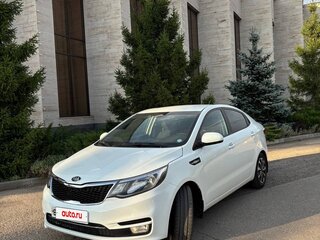 2016 Kia Rio III Рестайлинг, белый, 1250000 рублей, вид 3
