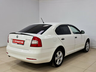 2012 Skoda Octavia II (A5) Рестайлинг, белый, 850000 рублей, вид 4