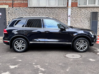 2016 Volkswagen Touareg II Рестайлинг, чёрный, 2200000 рублей, вид 2