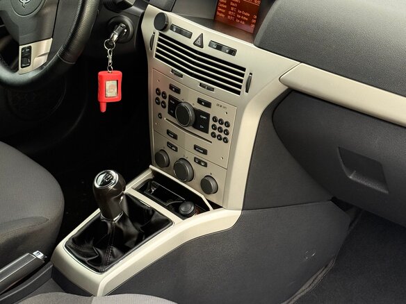 2008 Opel Astra GTC H Рестайлинг, синий, 480000 рублей - вид 4