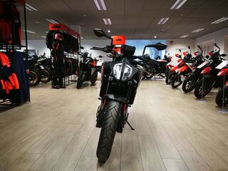 2026 KTM 790 Duke, чёрный, 1150000 рублей, вид 4