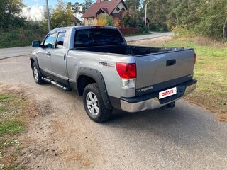 2010 Toyota Tundra Double Cab II, серебристый, 2300000 рублей, вид 5
