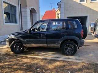 2012 Chevrolet Niva I Рестайлинг, серебристый, 680000 рублей, вид 4