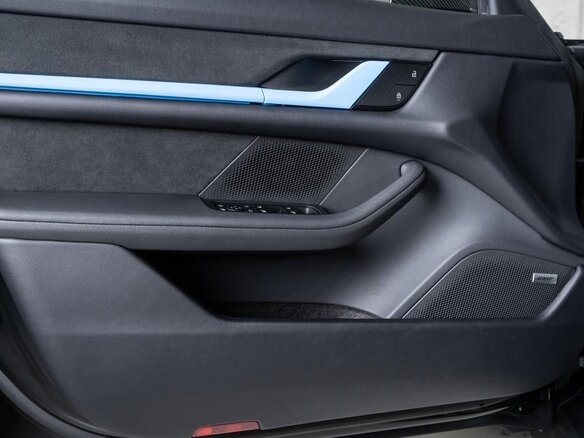2026 Porsche Taycan Turbo GT I Рестайлинг, чёрный - вид 18
