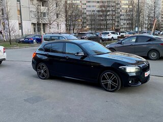 2019 BMW 1 серии 118i II (F20/F21) Рестайлинг 2, чёрный, 2550000 рублей, вид 3
