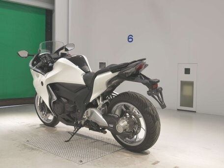 2010 Honda VFR 1200, белый, 700000 рублей, вид 5