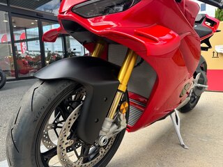 2025 Ducati Panigale V4, красный, 2547000 рублей, вид 3