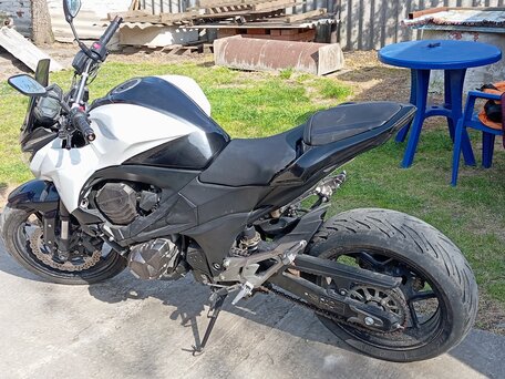 2013 Kawasaki Z 800, белый, 600000 рублей, вид 4