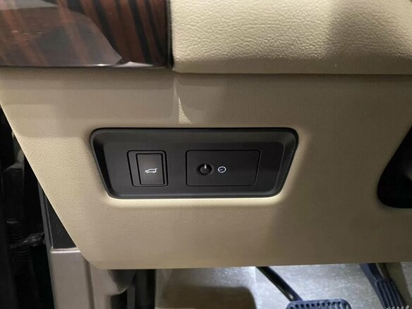 2017 Land Rover Range Rover IV, чёрный, 4390000 рублей - вид 10