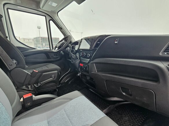 2025 Iveco Daily, синий, 12500000 рублей - вид 10