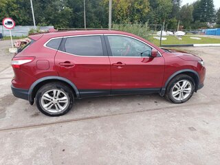2017 Nissan Qashqai II, красный, 1800000 рублей, вид 3