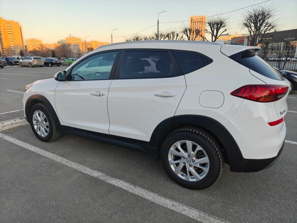 2019 Hyundai Tucson III Рестайлинг, белый, 2350000 рублей - вид 6