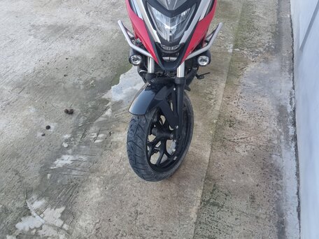 2021 Honda NC 750X, красный, 999000 рублей, вид 4