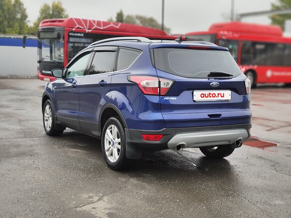 2017 Ford Kuga II Рестайлинг, синий, 1380000 рублей - вид 4