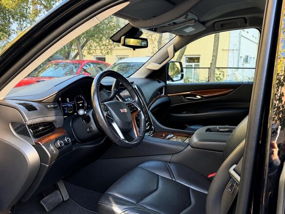 2019 Cadillac Escalade IV, чёрный, 5800000 рублей - вид 5