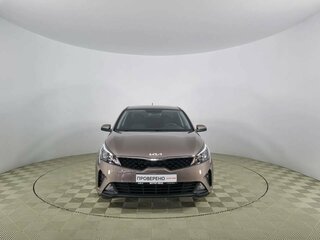 2021 Kia Rio IV Рестайлинг, серый, 1715000 рублей, вид 2