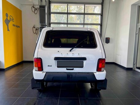 2018 Lada (ВАЗ) 2121 (4x4) I Рестайлинг, белый, 600000 рублей, вид 5