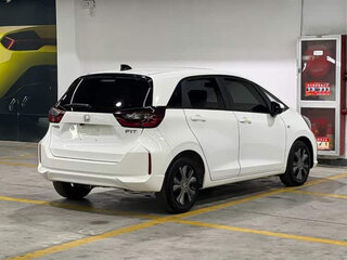 2022 Honda Fit IV, белый, 1100000 рублей, вид 5