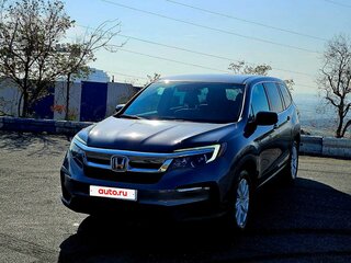 2018 Honda Pilot III, серебристый, 2000000 рублей, вид 3