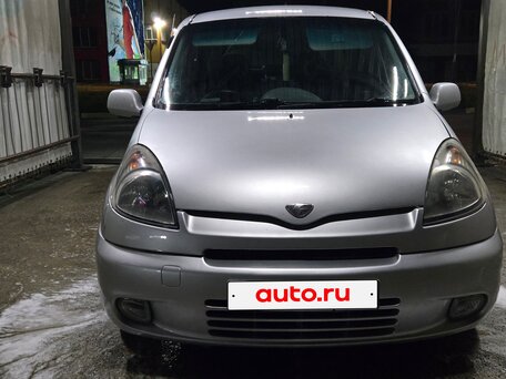 2002 Toyota FunCargo, серебристый, 525000 рублей, вид 1