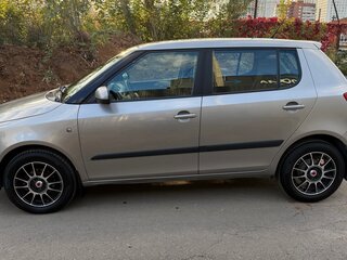 2011 Skoda Fabia II Рестайлинг, серый, 600000 рублей, вид 4