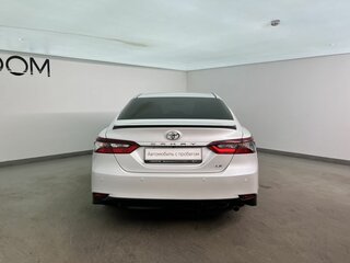 2023 Toyota Camry VIII (XV70) Рестайлинг, белый, 3250000 рублей, вид 4