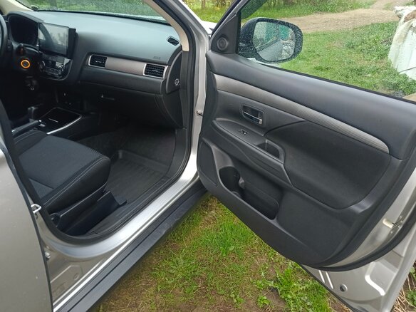 2017 Mitsubishi Outlander III Рестайлинг 2, серебристый, 1760000 рублей - вид 14
