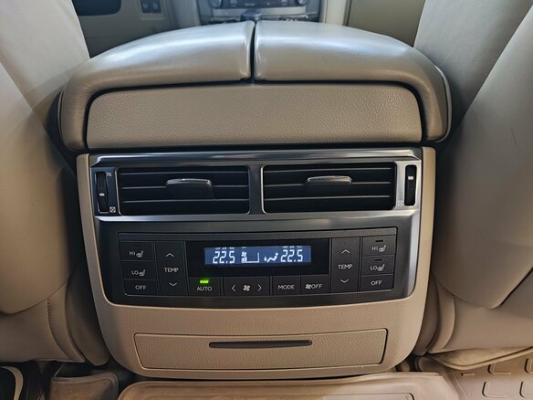 2009 Lexus LX 570 III, белый, 3200000 рублей - вид 37