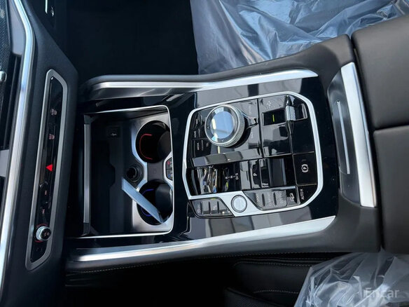 2026 BMW X6 40d III (G06) Рестайлинг, белый - вид 12