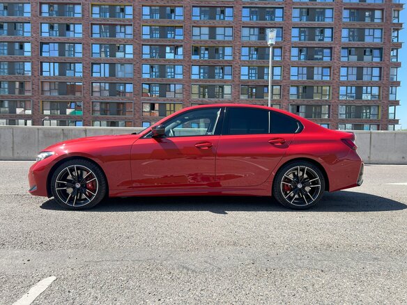 2022 BMW 3 серии M340i xDrive VII (G2x) Рестайлинг, красный, 8200000 рублей - вид 15