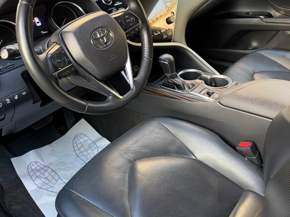 2019 Toyota Camry VIII (XV70), коричневый, 2450000 рублей - вид 3