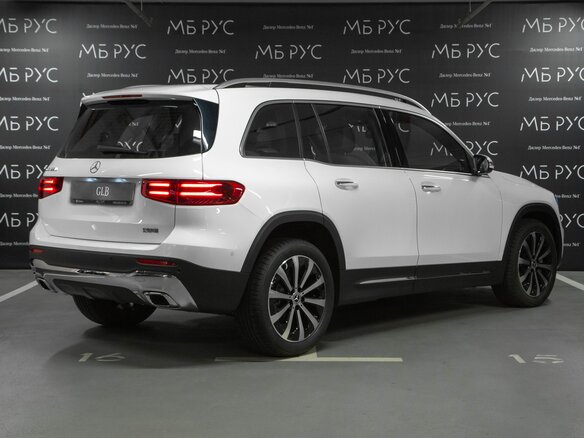 2025 Mercedes-Benz GLB 220 I (X247) Рестайлинг, белый, 5820000 рублей - вид 2